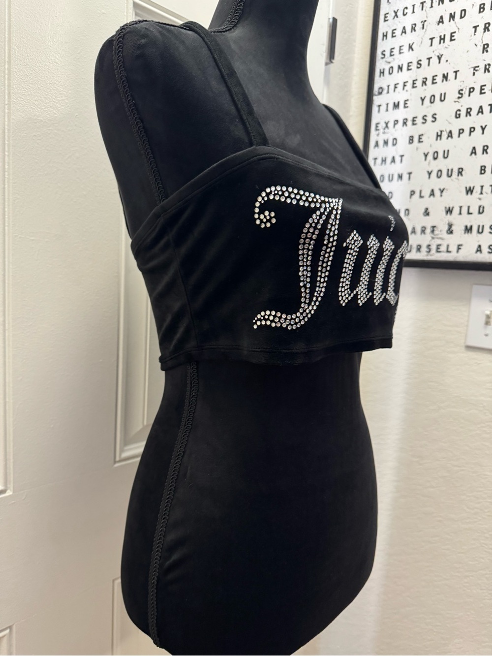 Juicy Couture Black Rhinestone Logo Crop Top 0376 - Picture 2 of 5